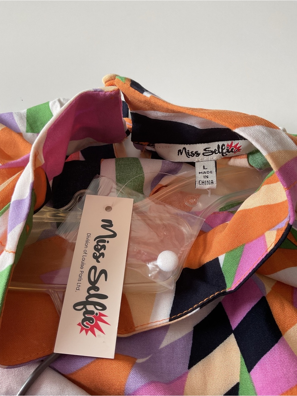 Miss Selfie Sleeveless Abstract Print Blouse with Mock Neck NWT - Picture 6 of 9
